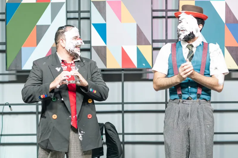 Lost on Purpose: How the Greatest Comedy Moments Are Born From Deliberate Confusion